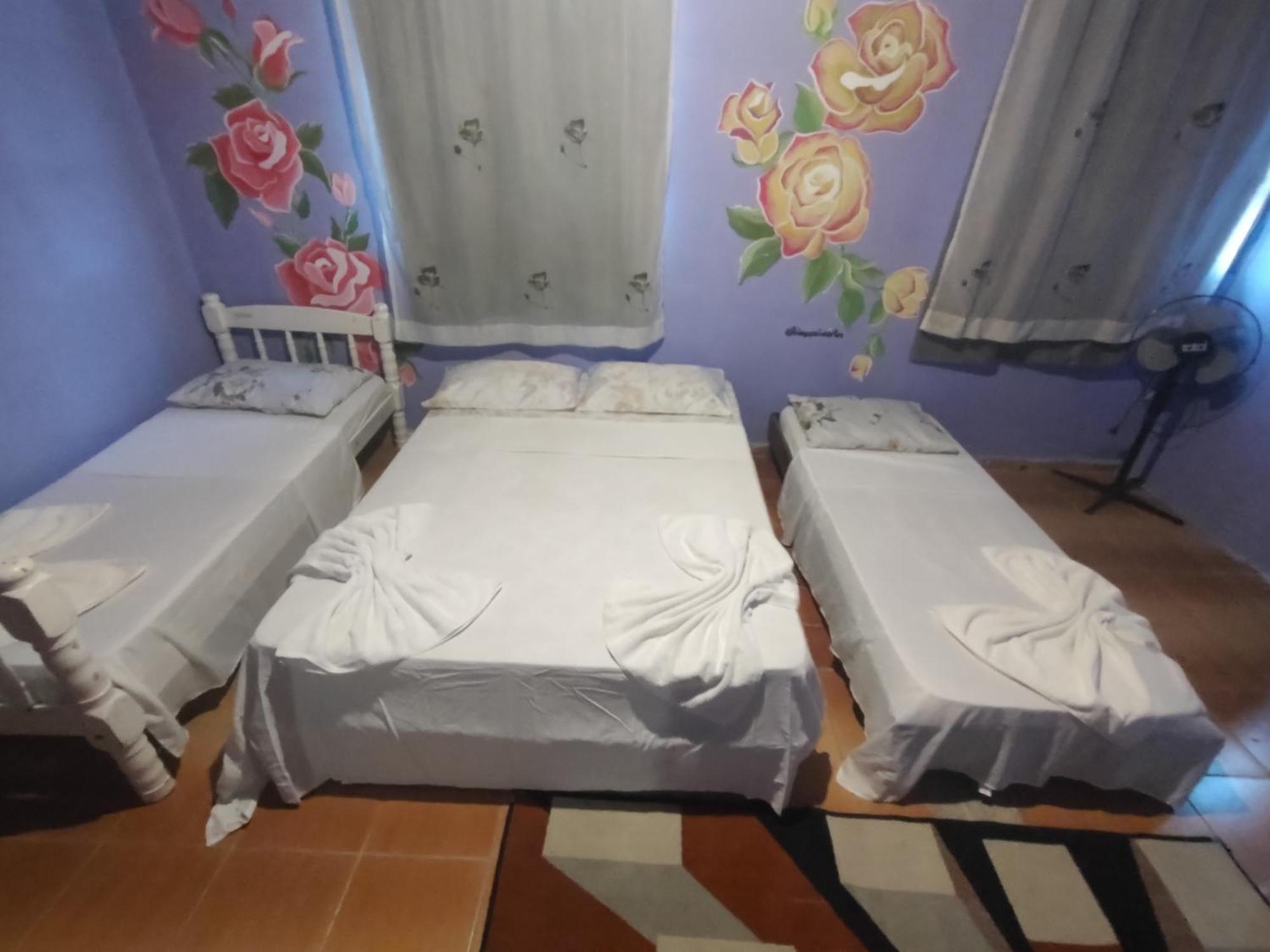 Quarto Rosas 2 A 5 Pessoas Centro Praia Do Pontal باراتي المظهر الخارجي الصورة
